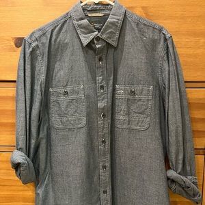 Generic button down shirt size L.